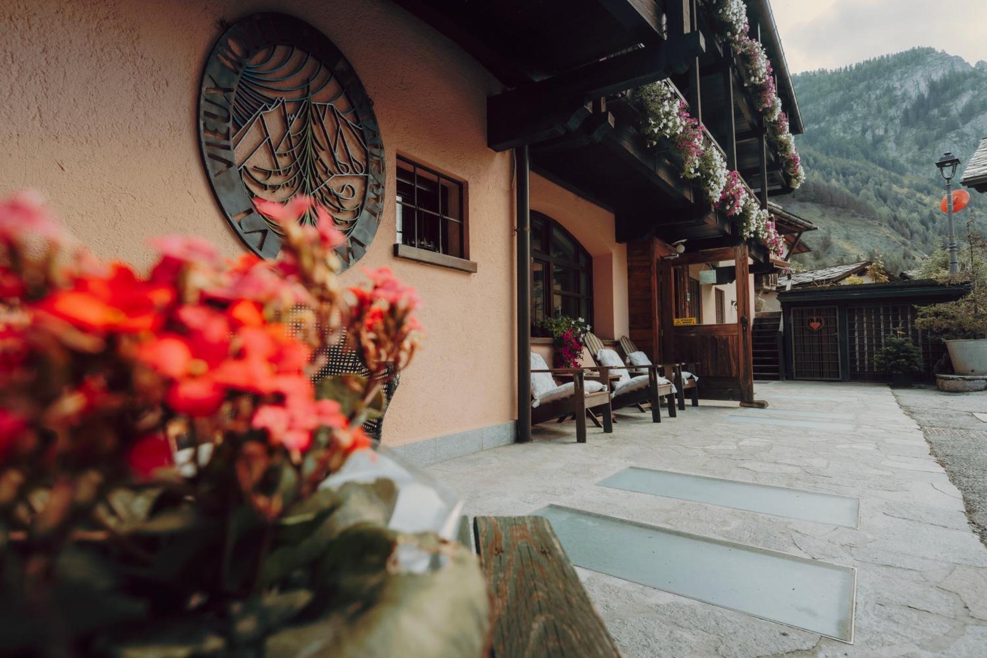 Locanda La Brenva - Estella Hotel Collection & Experience Courmayeur Exterior foto